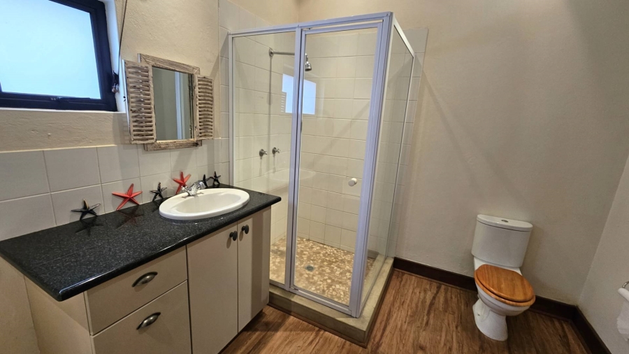 5 Bedroom Property for Sale in The Coves North West